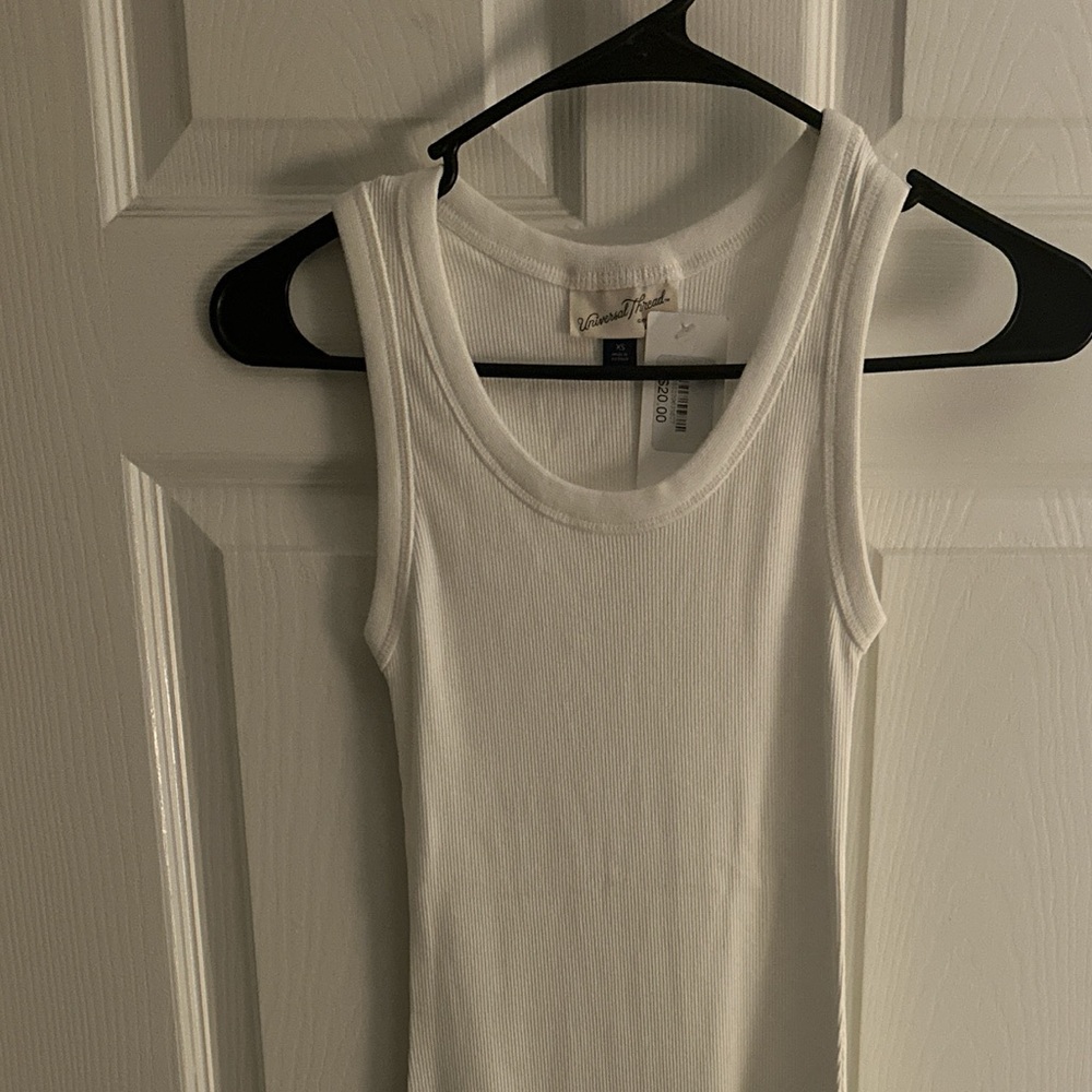 Elegant White Sleeveless Maxi Dress